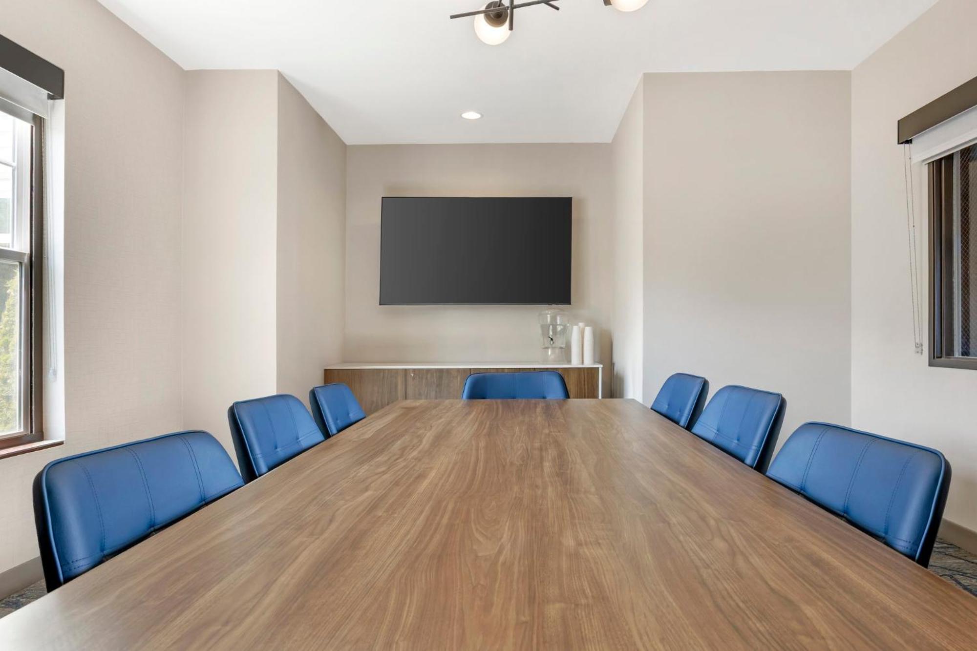 Holiday Inn Express Hotel & Suites Astoria By Ihg Esterno foto