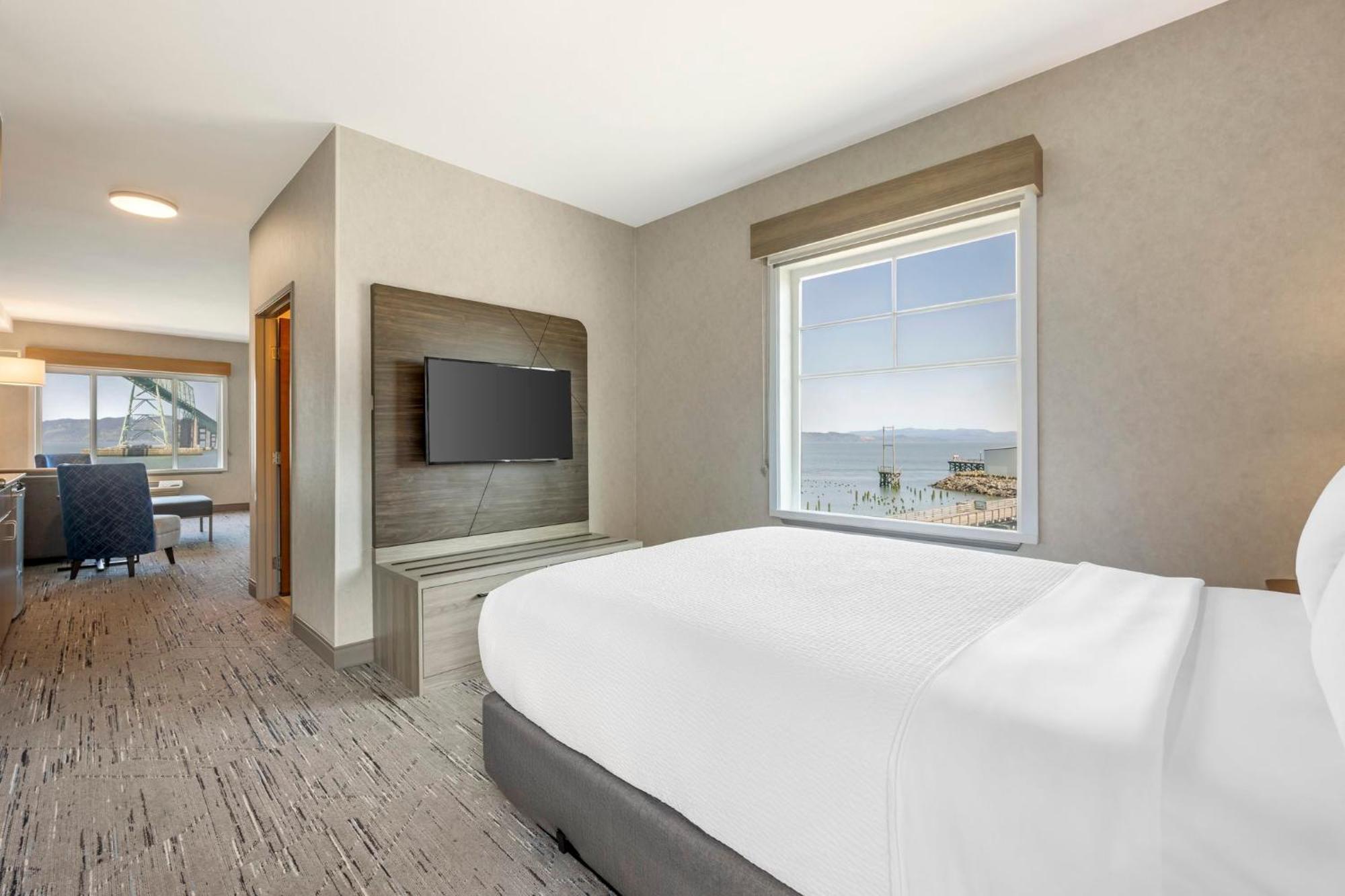 Holiday Inn Express Hotel & Suites Astoria By Ihg Esterno foto