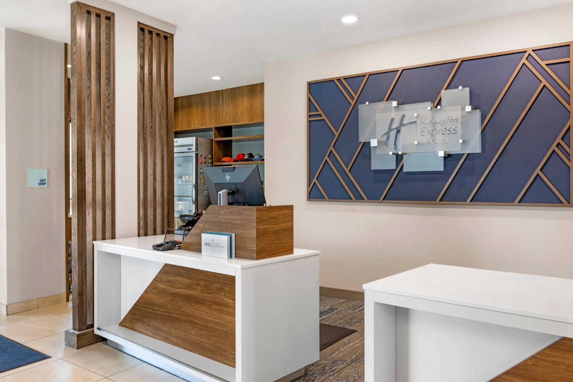 Holiday Inn Express Hotel & Suites Astoria By Ihg Esterno foto